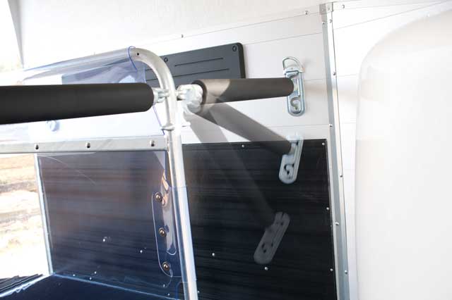 Safety Stall Bars - Release from Outside